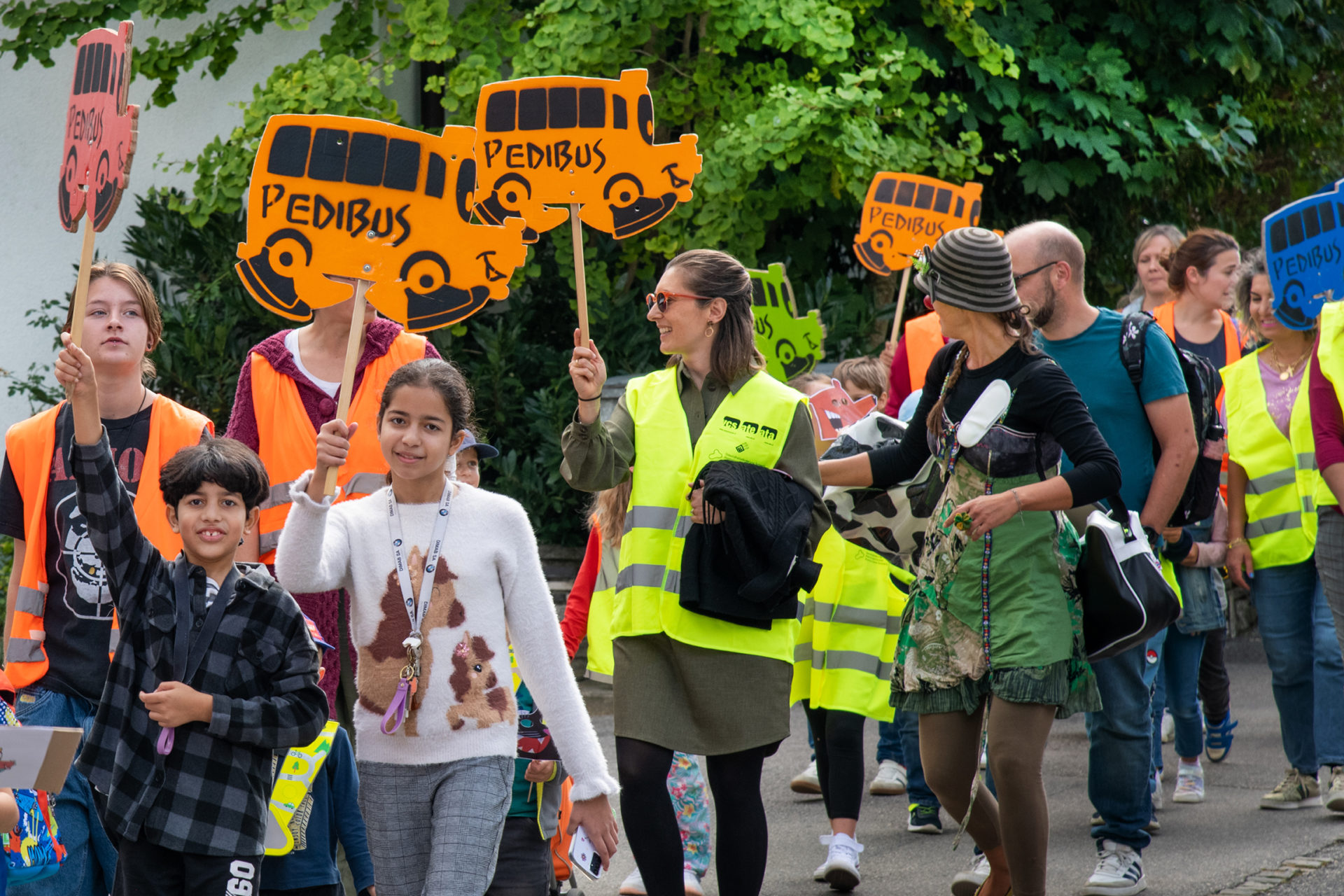 Journée à pied à l’école à Fribourg : un moment de sensibilisation et de convivialité